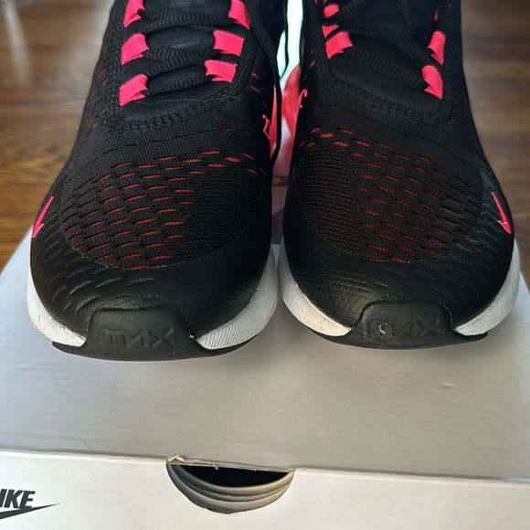 Nike Air Max 270- almost new!! - Picture 10 of 11